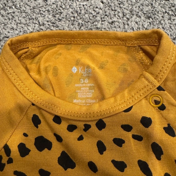 Kyte Baby Longall Romper in Marigold Cheetah EUC 3-6 - Picture 3 of 3